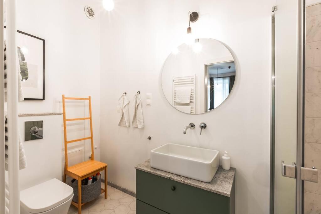 Cute Apartment Perfect For Business And Travel. Varsóvia Exterior foto
