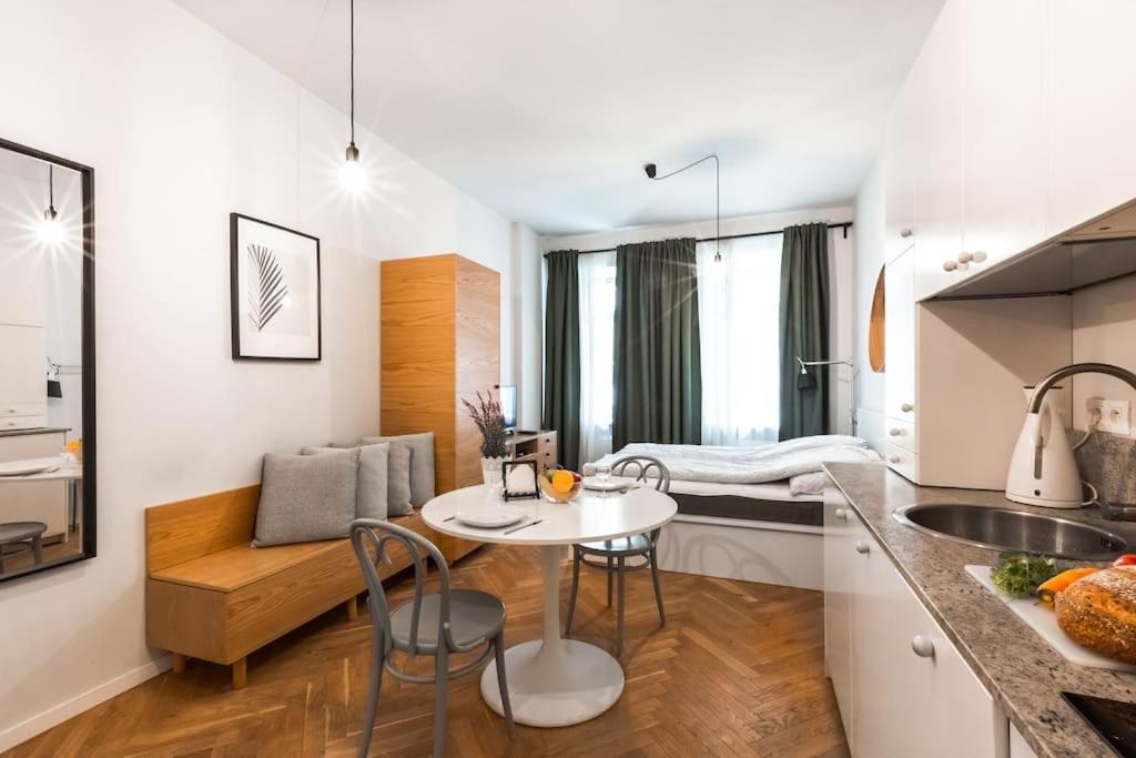 Cute Apartment Perfect For Business And Travel. Varsóvia Exterior foto